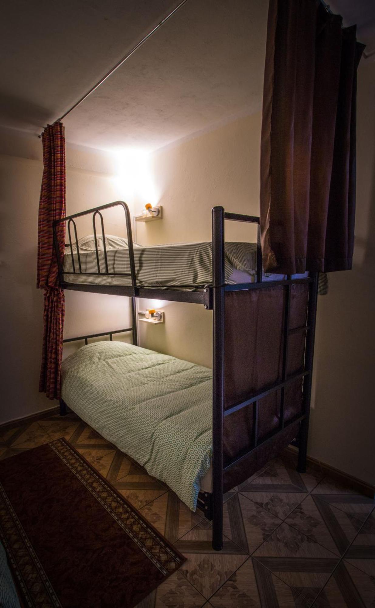 Хостел Mama Backpackers Лима Экстерьер фото