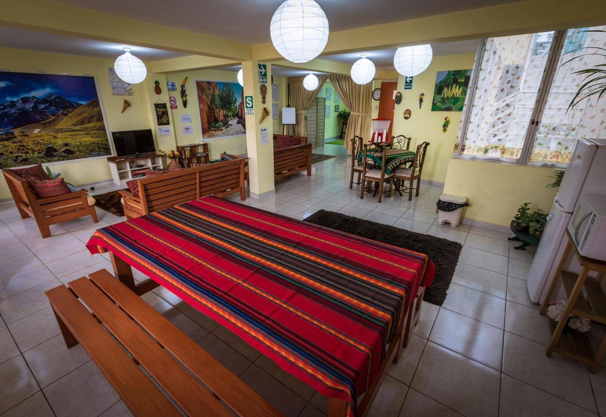 Хостел Mama Backpackers Лима Экстерьер фото